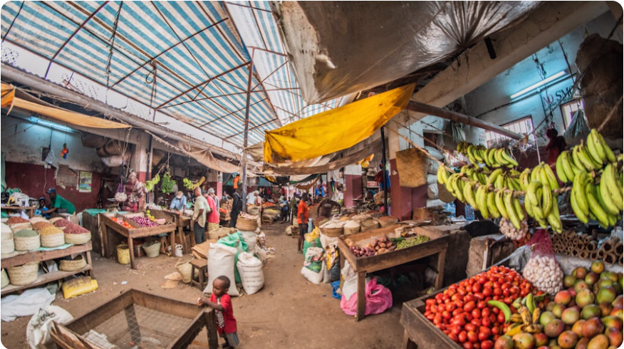 African Goods Flow Smoothly into China's Vast Market